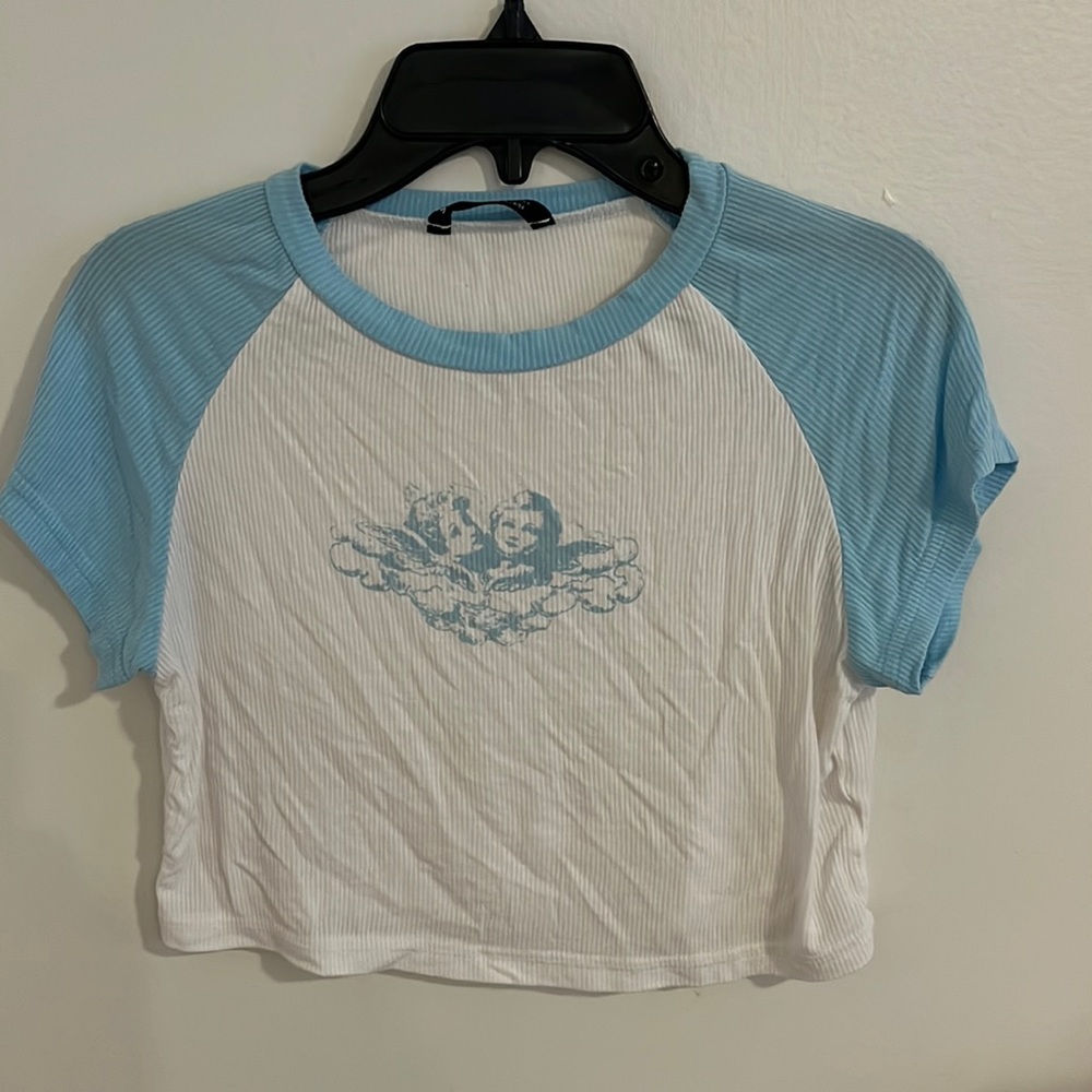 Small Shein t shirt good condition. No stain or holes